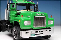 AMT Mack R685ST Semi Tractor 1:25 model kit - gallery image 6 of 8