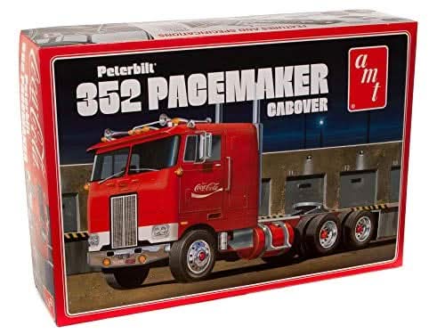 AMT-1090 Peterbuilt 352 Pacemaker Cabover (Coca Cola) 1:25 Scale Model Kit