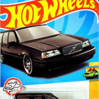 Collectable Carded Hot Wheels 2022 - Volvo 850 Estate - Black