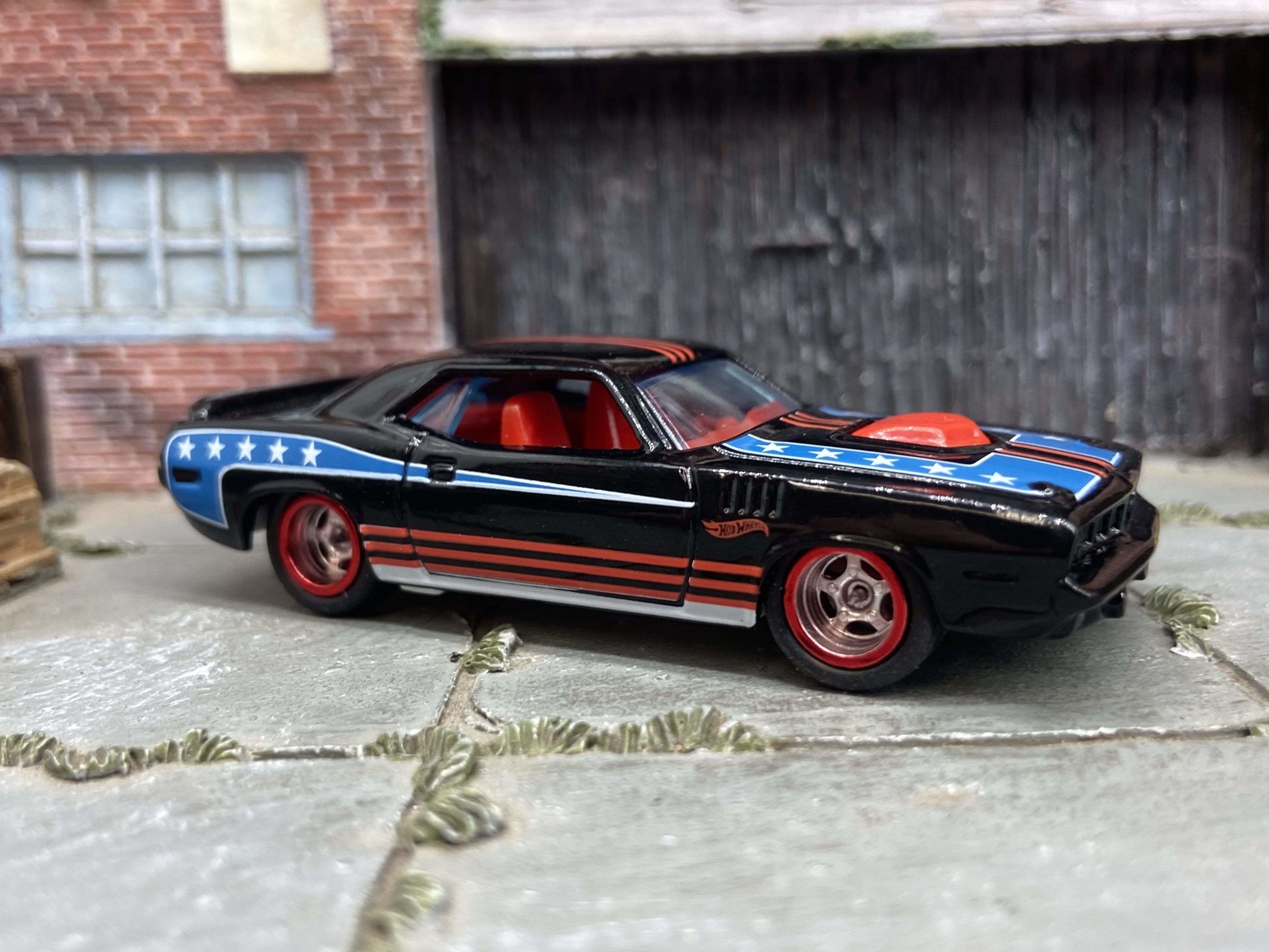 Custom Hot Wheels 1971 Plymouth HEMI Cuda Red - White And Blue! With Chrome and Red 5 Spoke Race Wheels With Rubber Tires