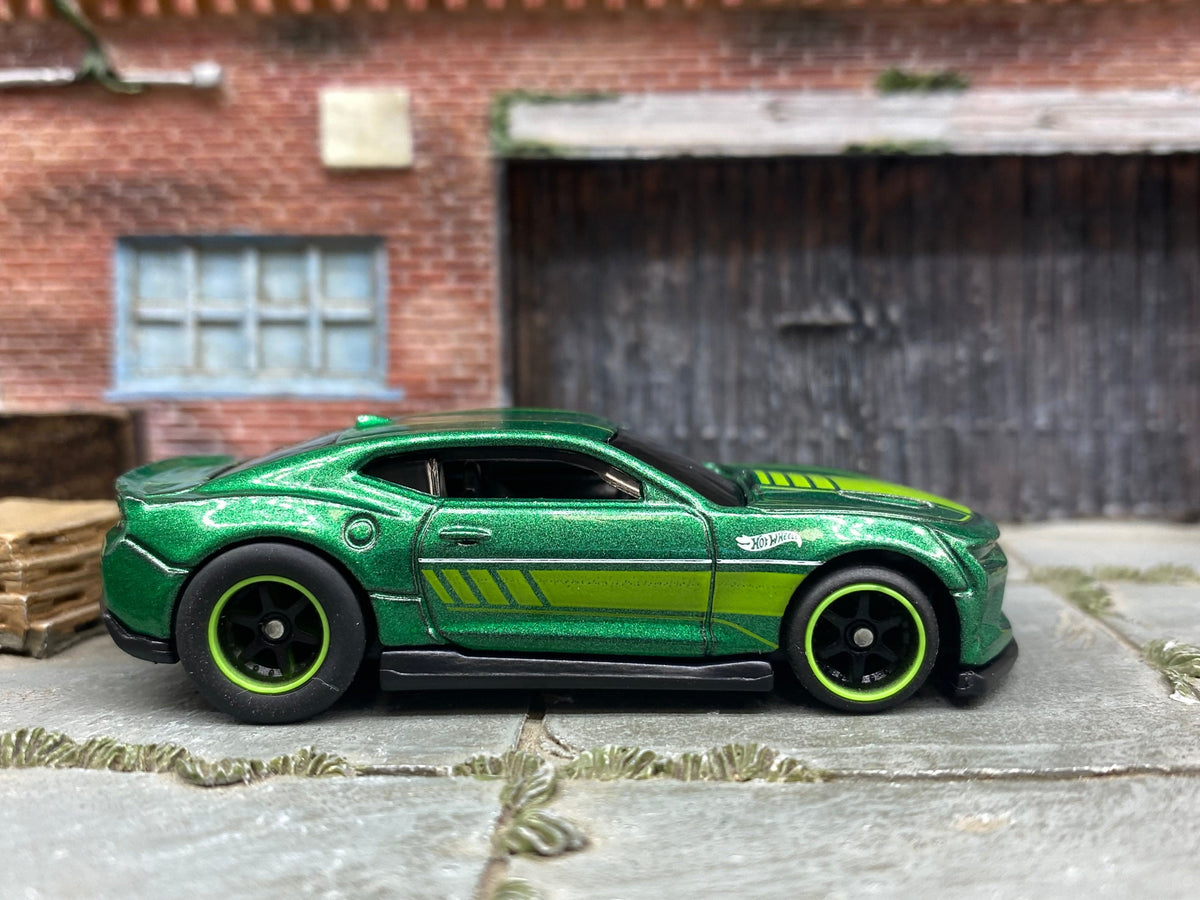 Custom Hot Wheels - 2018 Camaro SS - Green - Black and Green 6 Spoke Wheels - Rubber Tires