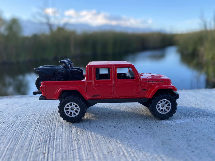 Custom Hot Wheels - 2020 Jeep Gladiator Truck - Red - 12 Spoke Chrome Wheels - Off Road Rubber Tires