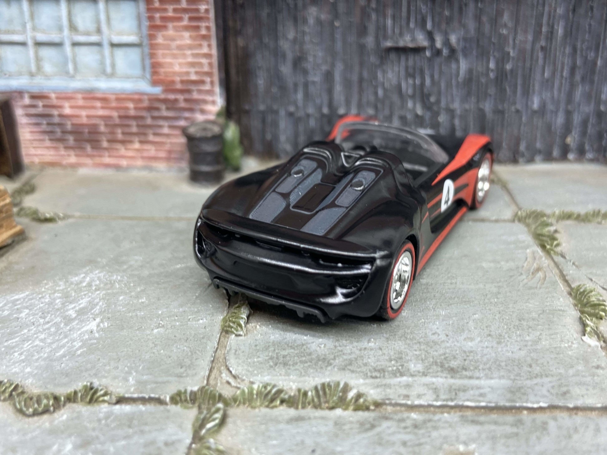 Custom Hot Wheels Porsche 918 Spyder Race Car In Black and Red With Chrome 5 Spoke Wheels With Redline Rubber Tires