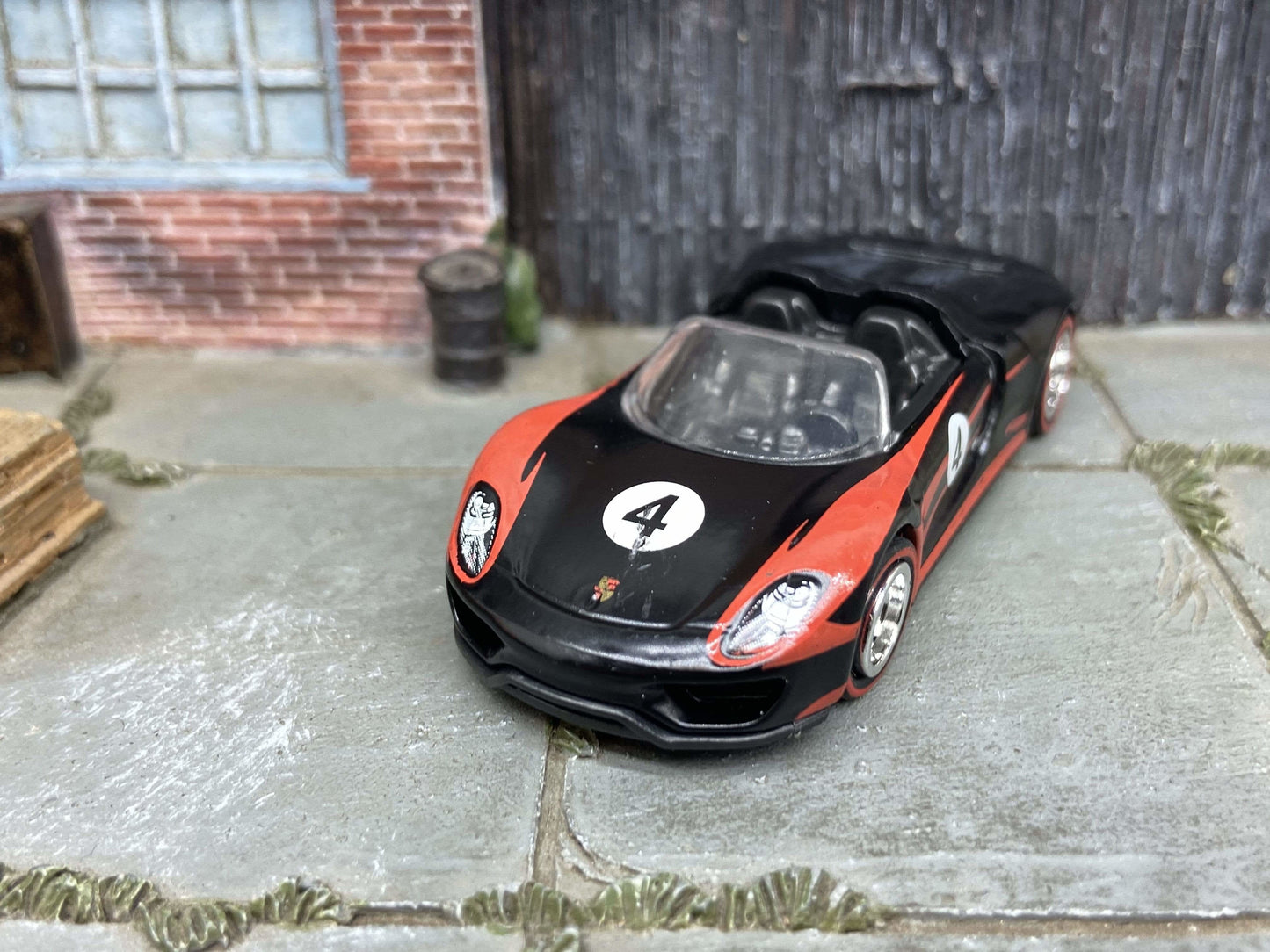 Custom Hot Wheels Porsche 918 Spyder Race Car In Black and Red With Chrome 5 Spoke Wheels With Redline Rubber Tires