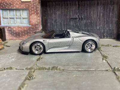 Custom Hot Wheels Porsche 918 Spyder Race Car In Silver With Chrome 4 Spoke Wheels With Rubber Tires