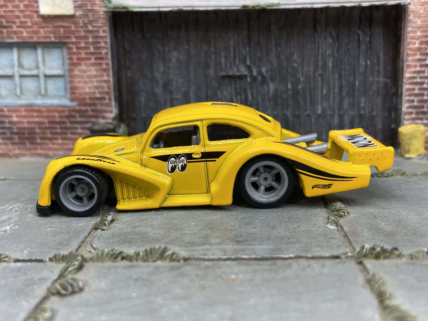 Custom Hot Wheels VW Volkswagen Kafer Racer In Mooneyes Yellow and Black With Gray American Racing Wheels Rubber Tires