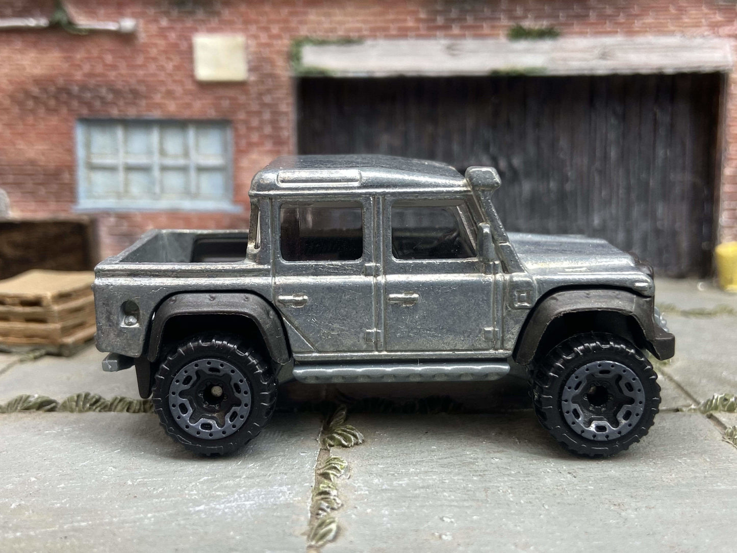 DIY Custom Hot Wheels Car Kit - 2015 Land Rover Defender Double Cab - Build Your Own Custom Hot Wheels!