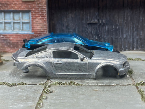 DIY Hot Wheels kit 2005 Ford Mustang - gallery image 1 of 3
