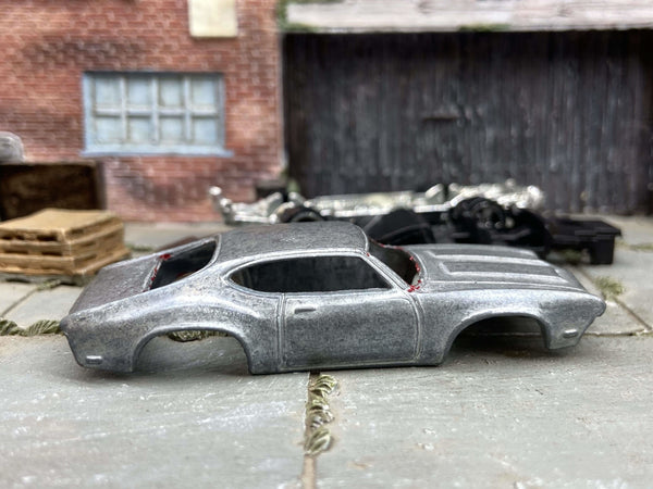 Olds 442 old-style DIY Hot Wheels car kit, view 1