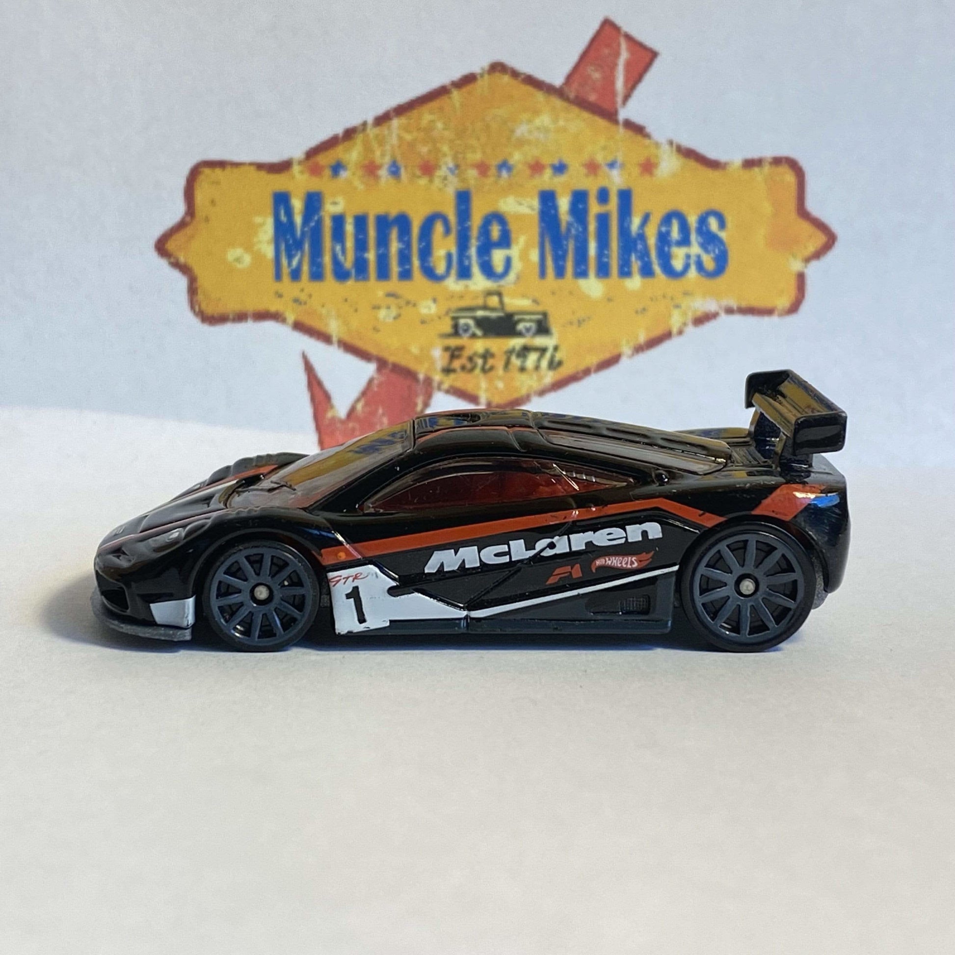 HOT WHEELS 1/64 HW THEN AND NOW 7/10 BLACK MCLAREN F1 GTR LOOSE