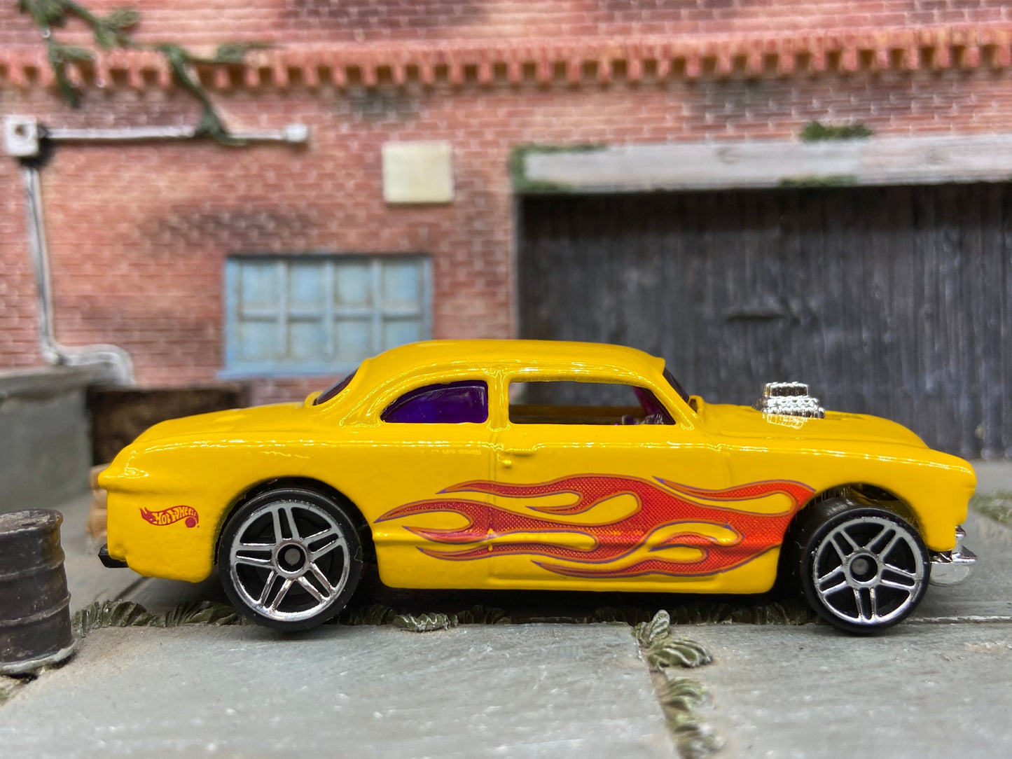 Loose Hot Wheels - 1950 Ford Shoe Box - Yellow with Flames