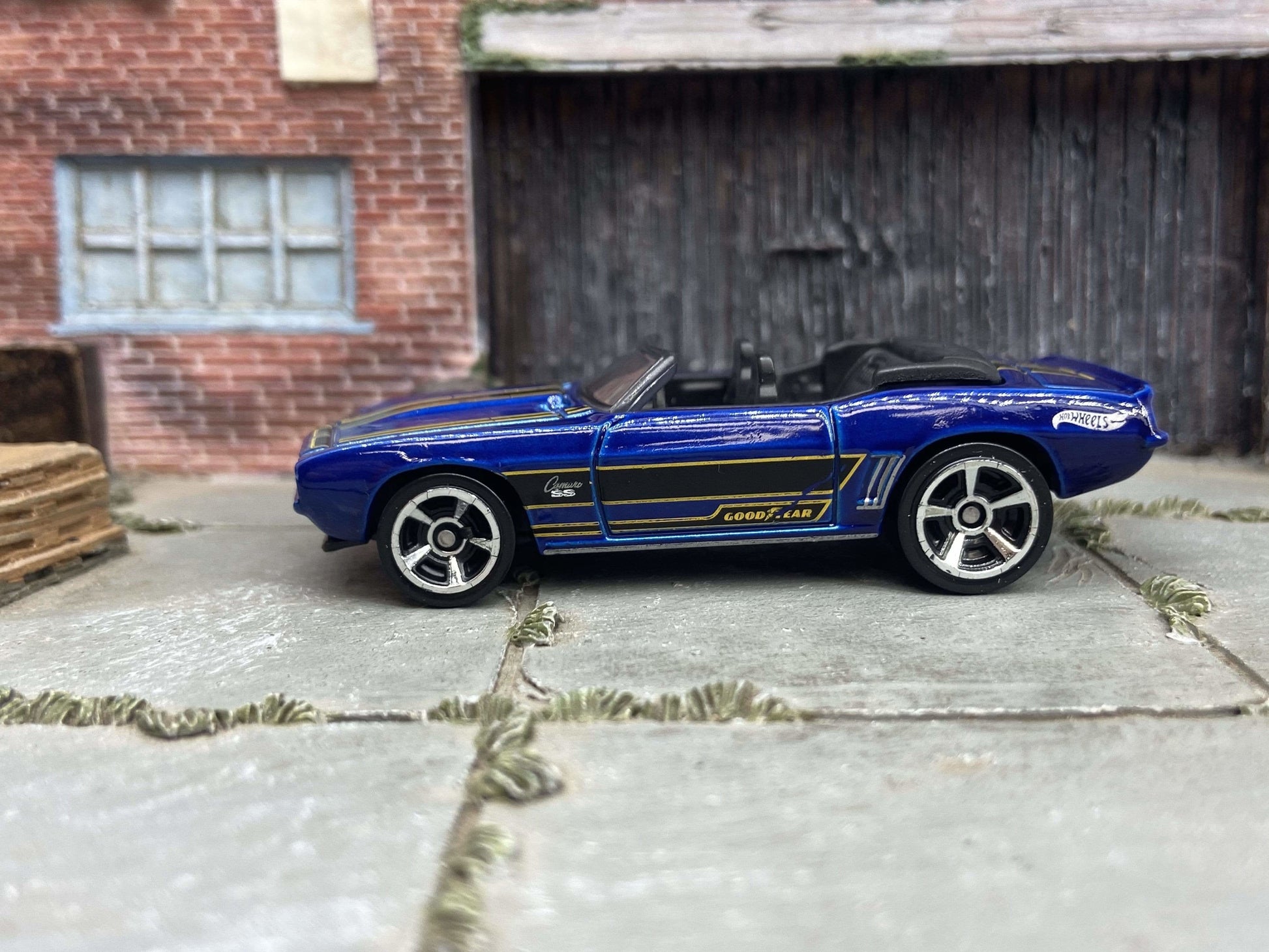 Loose Hot Wheels - 1969 Chevy Camaro Convertible - Blue and Black