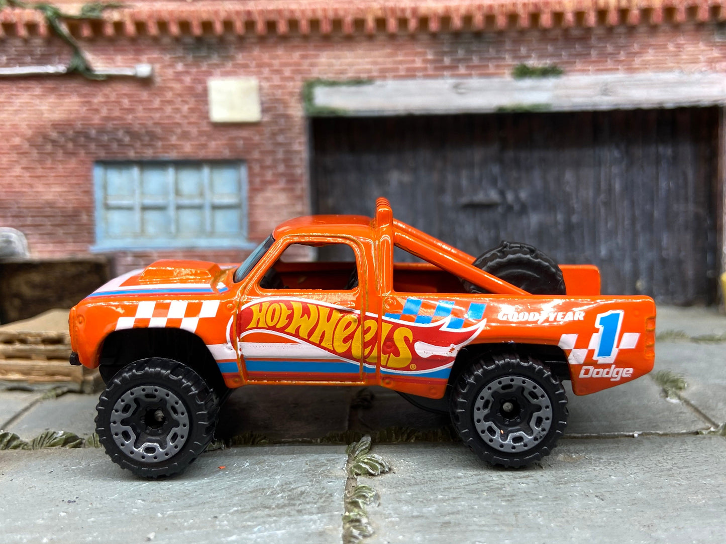 Loose Hot Wheels - 1987 Dodge D100 Baja Race Truck - Hot Wheels Orange