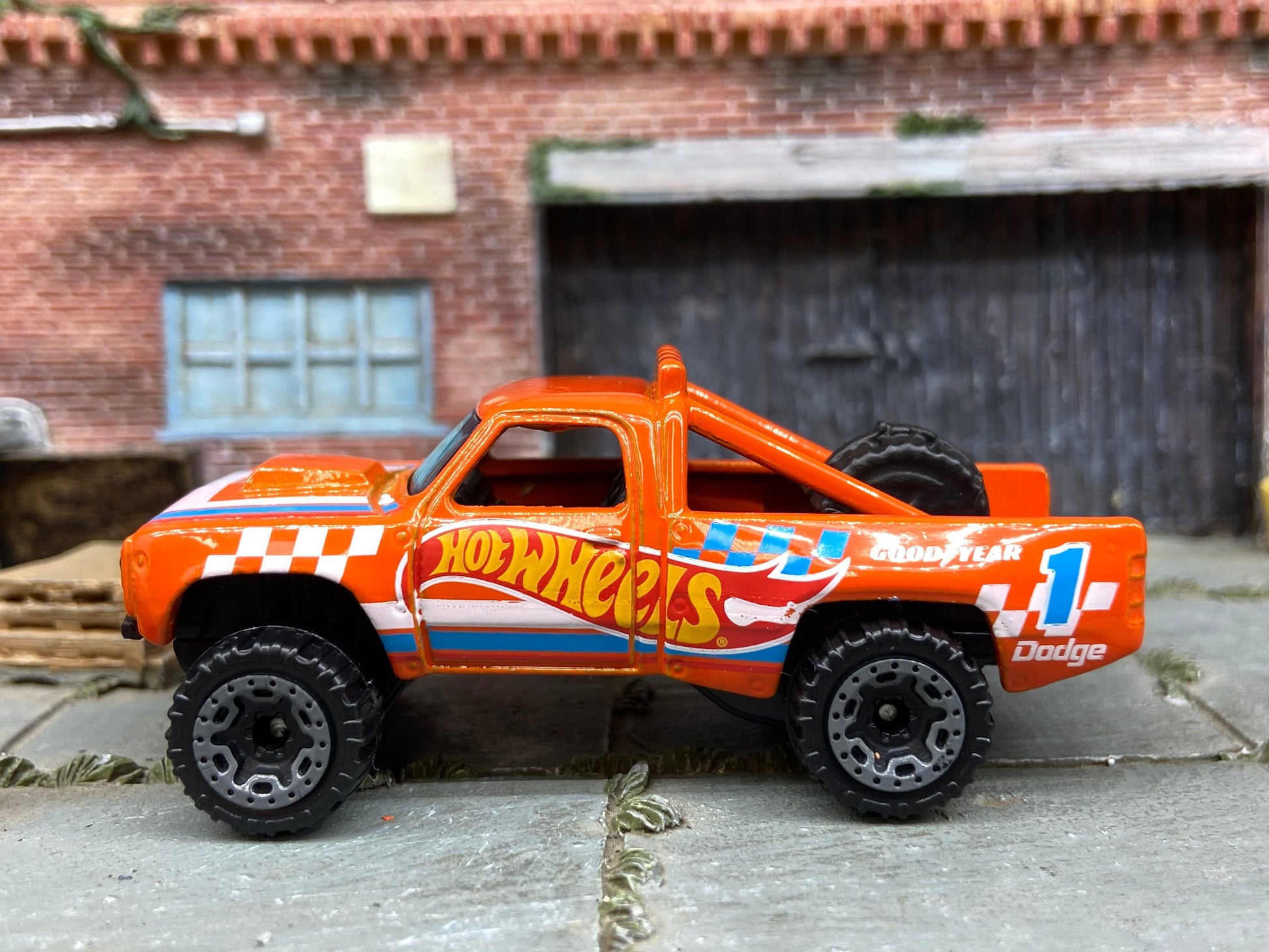 Loose Hot Wheels - 1987 Dodge D100 Baja Race Truck - Hot Wheels Orange