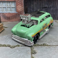 Hot Wheels Surf and Turf Surf Wagon in Green