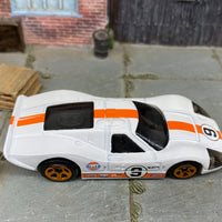 Loose Hot Wheels - 1967 Ford GT40 MK.IV Race Car - White and Orange Gulf Livery