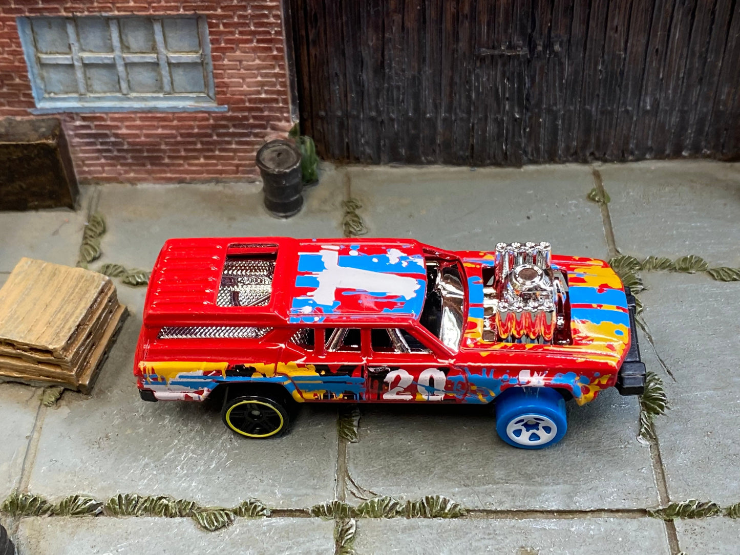 Loose Hot Wheel - Oldsmobile Vista Cruiser "Cruise Bruiser" - Red Multi Color 20