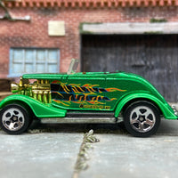 Loose Hot Wheels 1933 Ford Roadster Convertible Dressed in Green O'Lucky Flame Livery