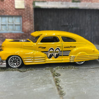 Loose Hot Wheels - 1947 Chevy Fleetline - Yellow Mooneyes Livery