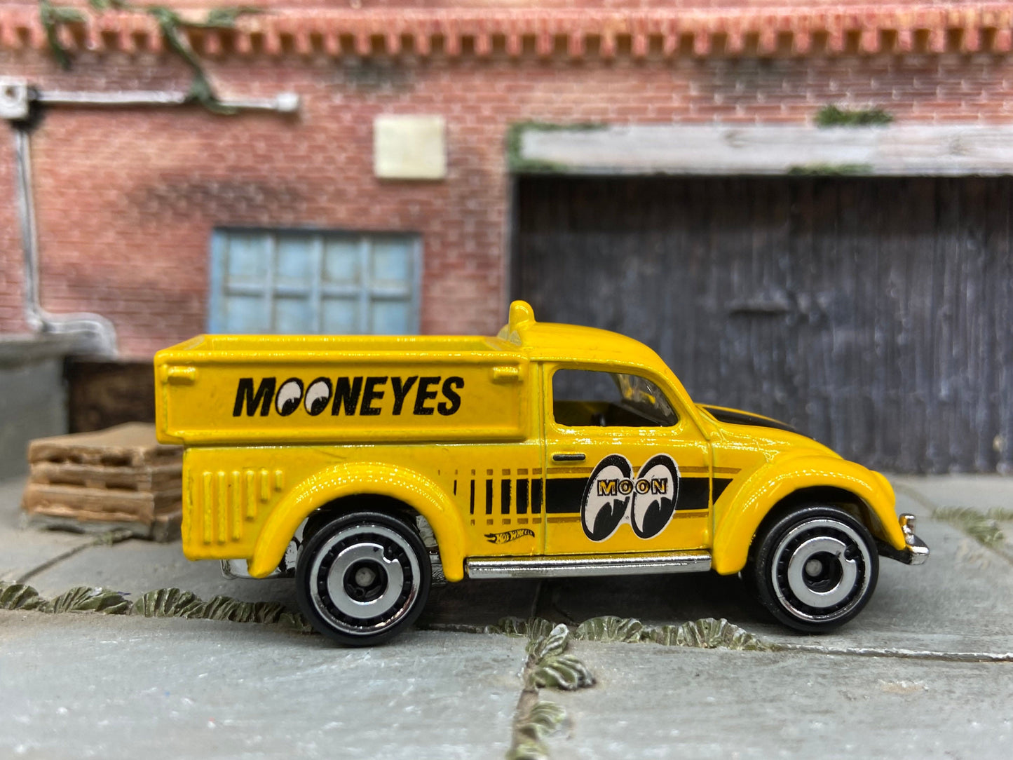 Loose Hot Wheels - 1949 VW Volkswagen Beetle Pick Up Truck - Mooneyes Yellow Livery