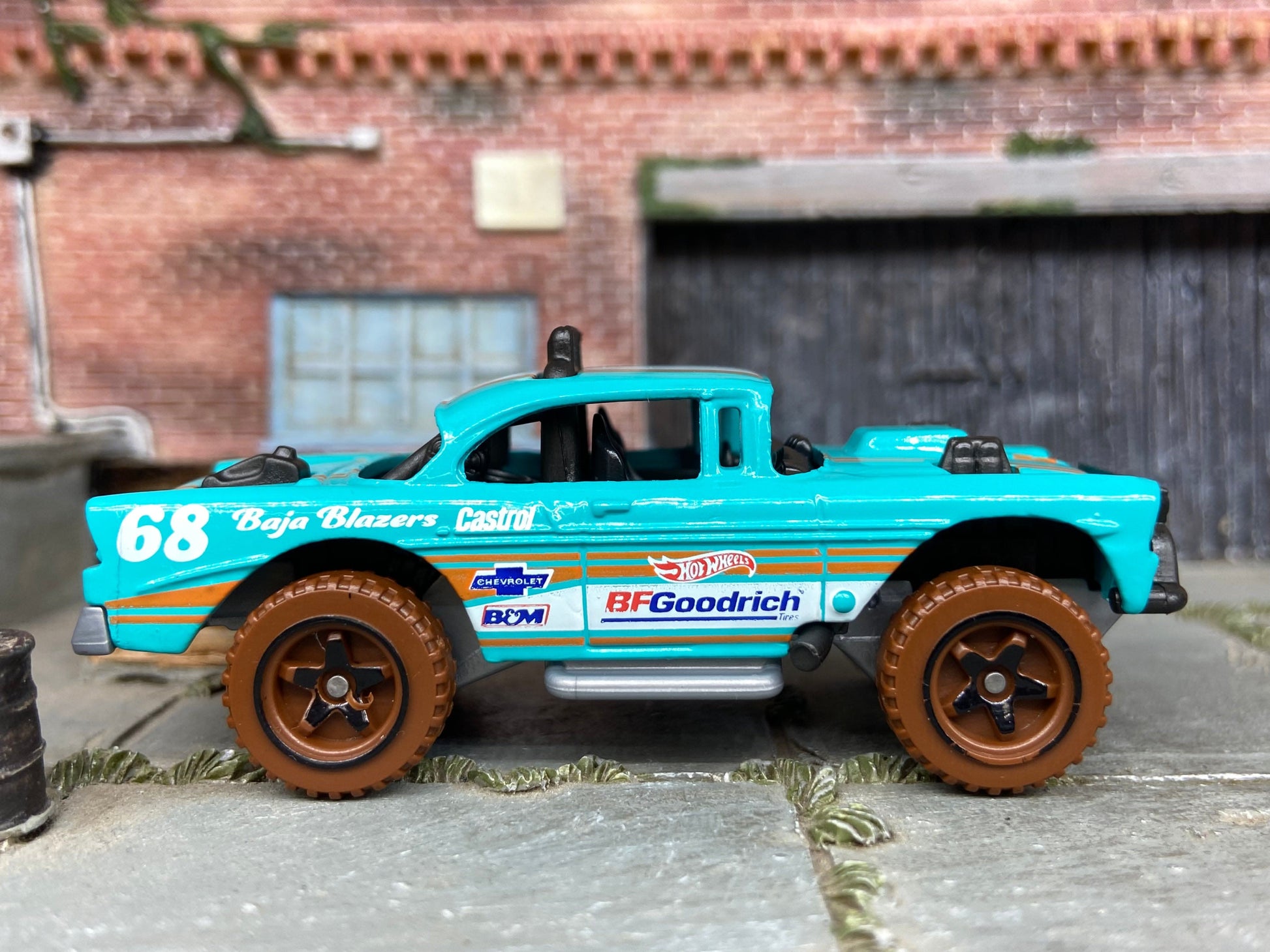 Loose Hot Wheels: 1955 Chevy Big Air Bel Air 4x4 in Blue and White