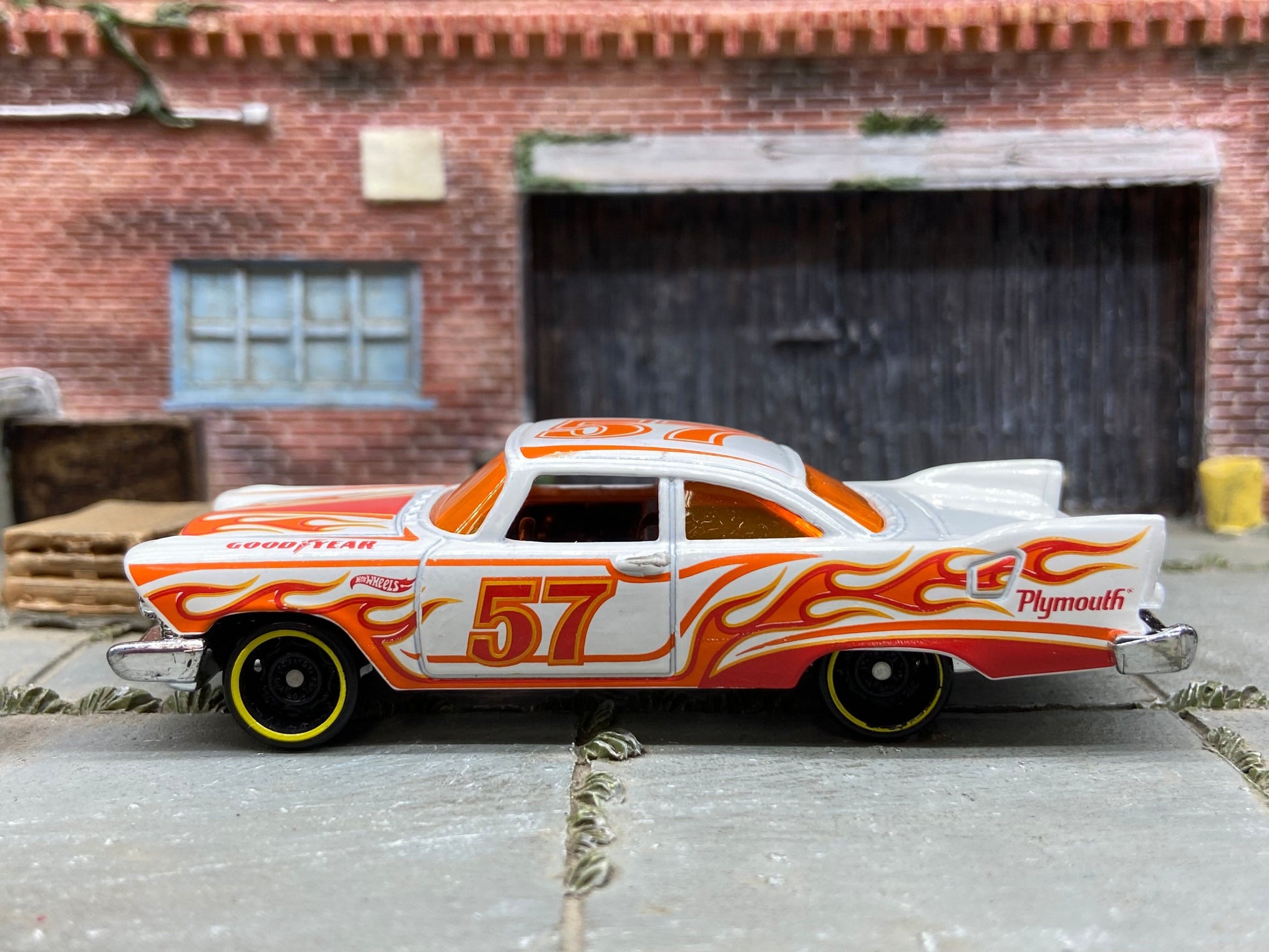 Loose Hot Wheels - 1957 Plymouth Fury - White and Orange with Flames