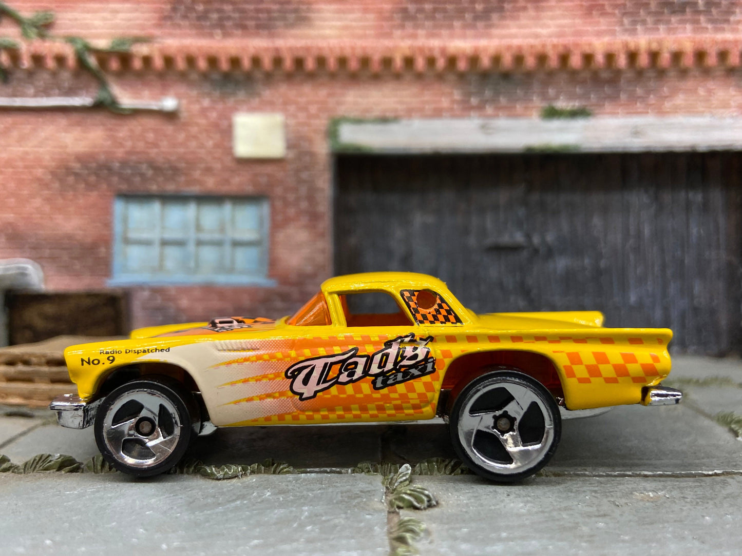 Loose Hot Wheels - 1957 Thunder Bird 57 T-Bird - Dads Taxi Yellow