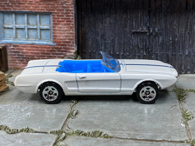 Loose Hot Wheels - 1963 Ford Mustang II Concept Convertible - White and Blue