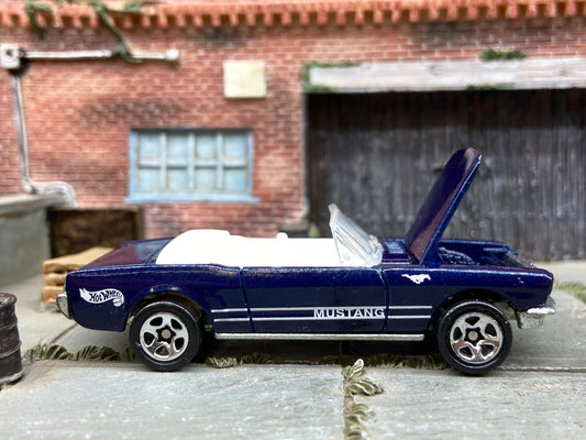 Loose Hot Wheels - 1965 Ford Mustang Convertible - Dark Blue and White