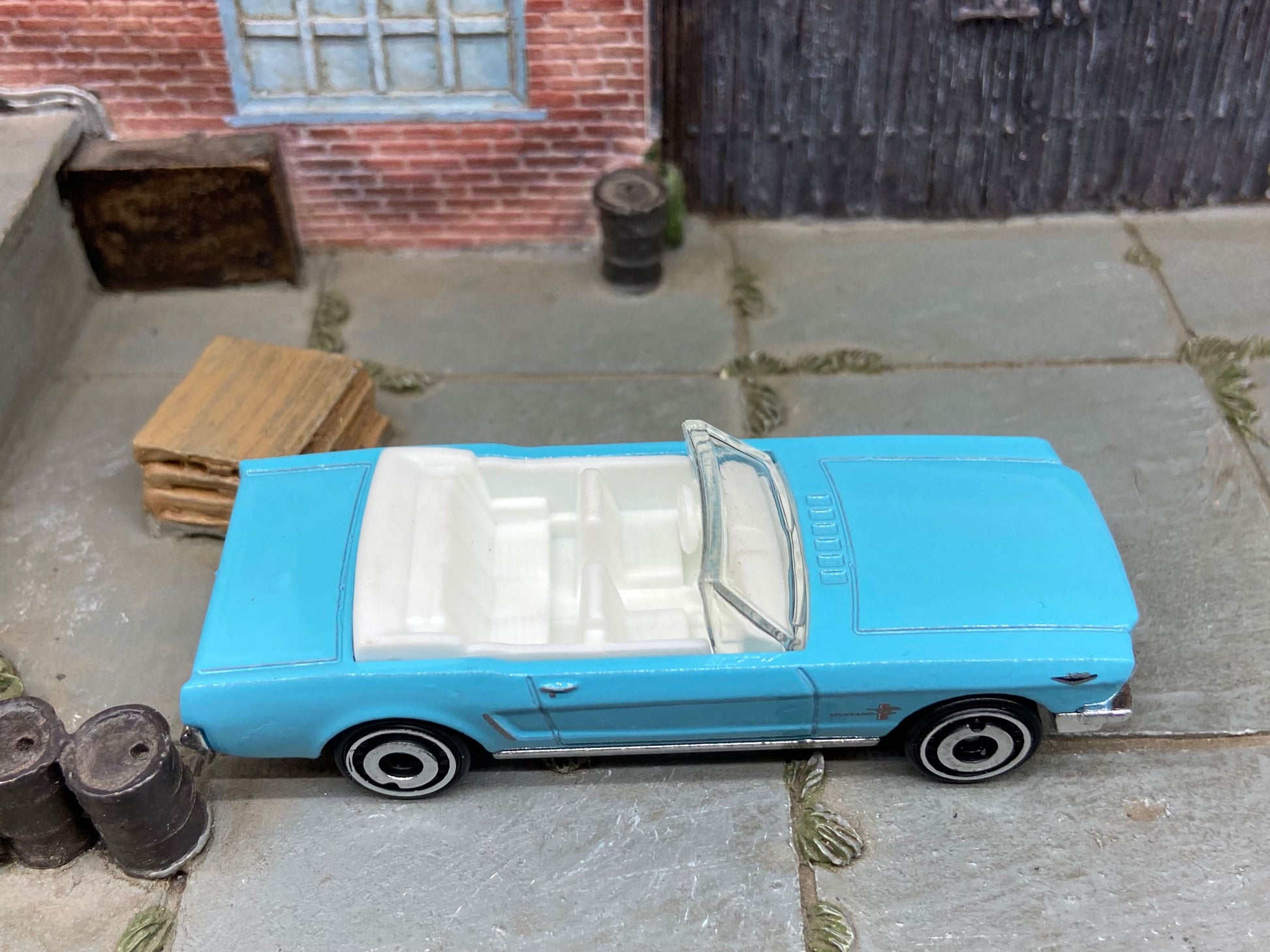 Loose Hot Wheels - 1965 Ford Mustang Convertible - Light Blue and White