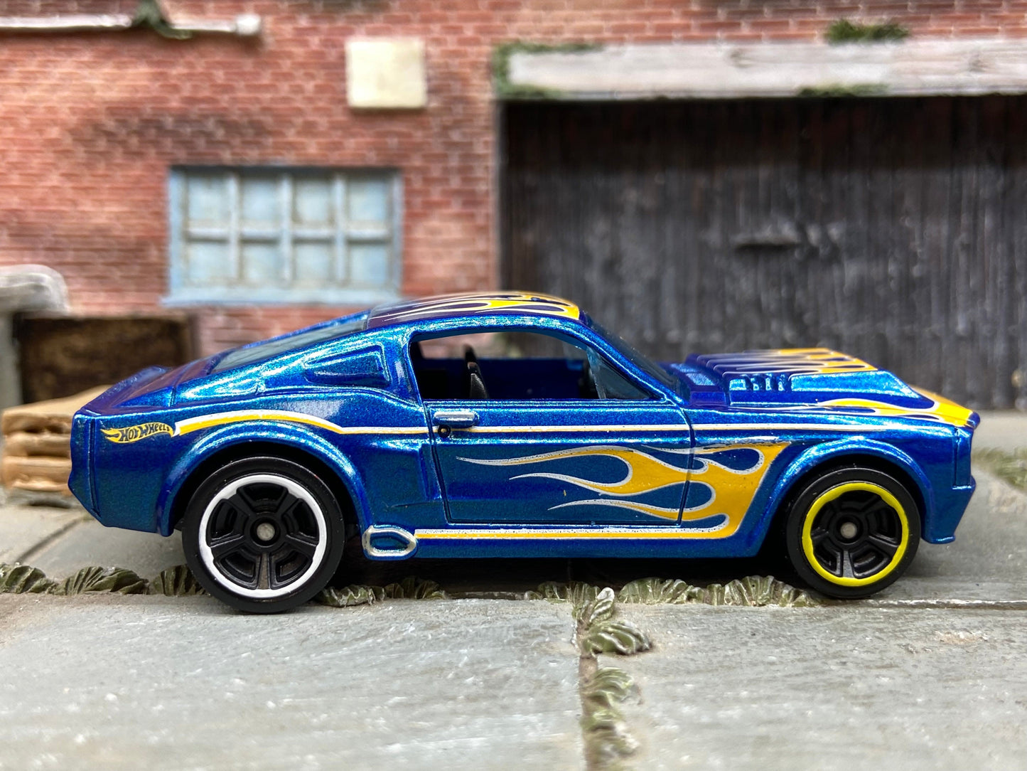 Loose Hot Wheels - 1967 Ford Mustang Shelby GT500 - Blue and Yellow with Flames