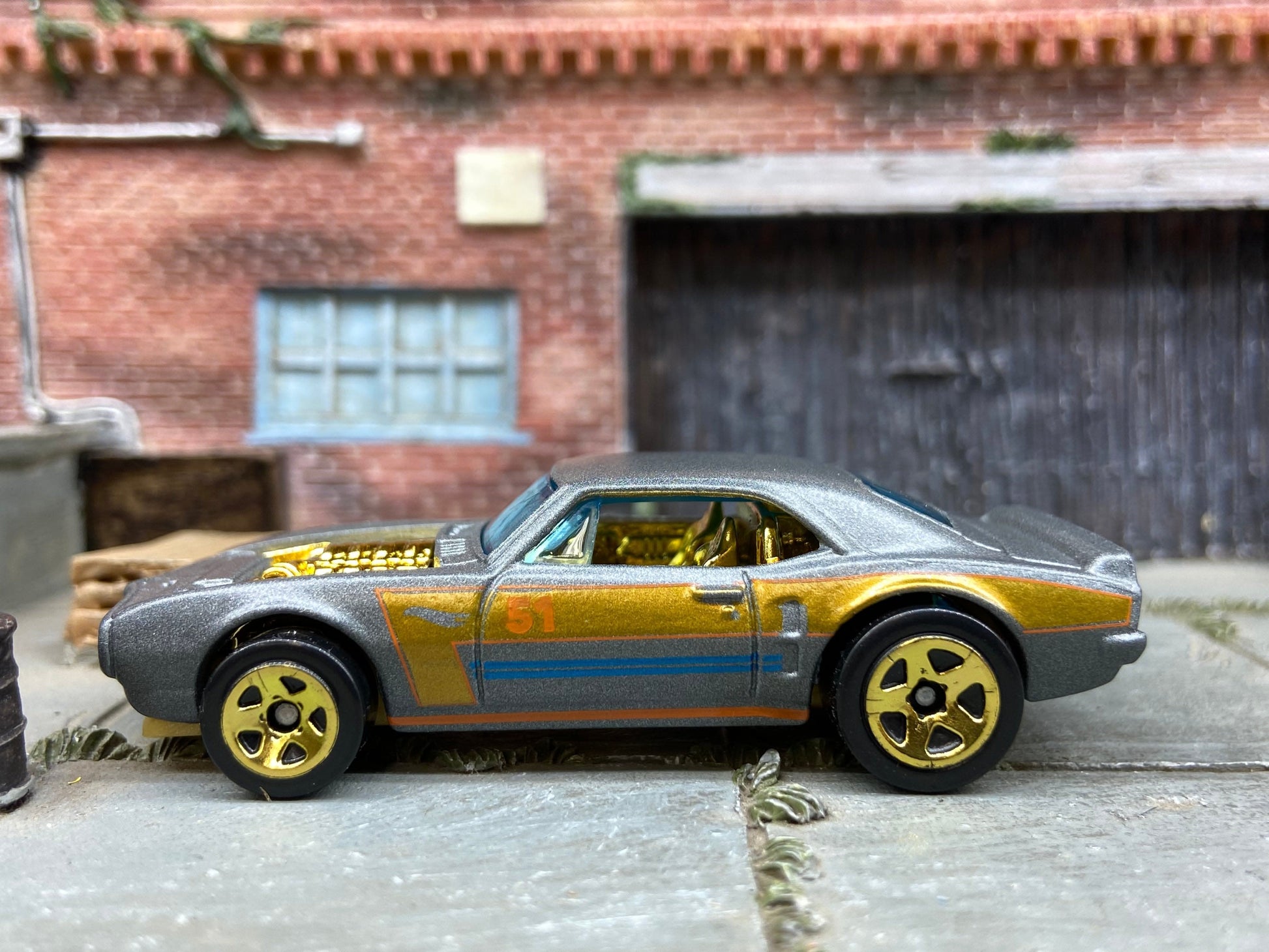 Loose Hot Wheels - 1967 Pontiac Firebird - 51st ANN Satin Gray and Gold Livery