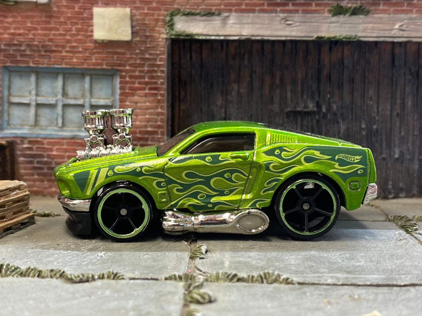 Loose Hot Wheels - 1968 Ford Mustang Toon'd - Geen with Tribal Flames