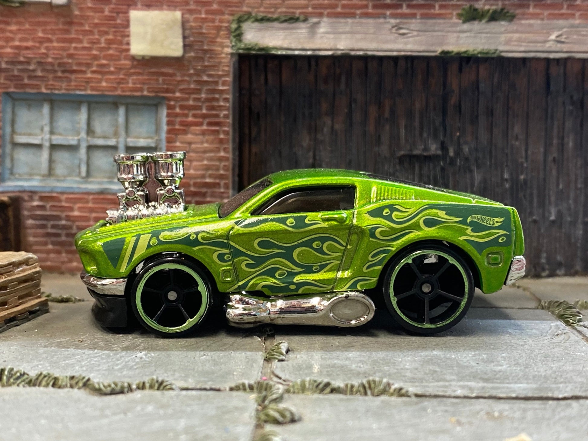 Loose Hot Wheels - 1968 Ford Mustang Toon'd - Geen with Tribal Flames
