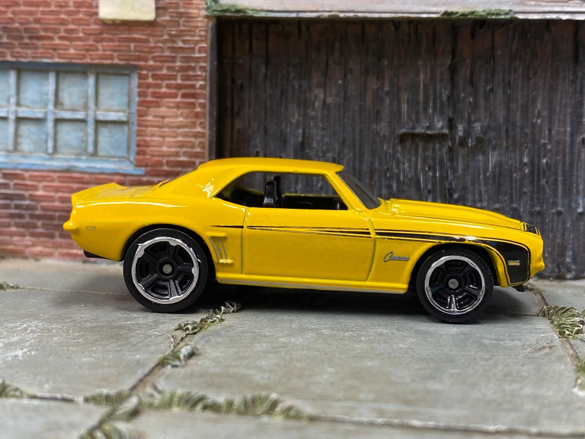 Loose Hot Wheels - 1969 Chevy Camaro COPO - Yellow and Black