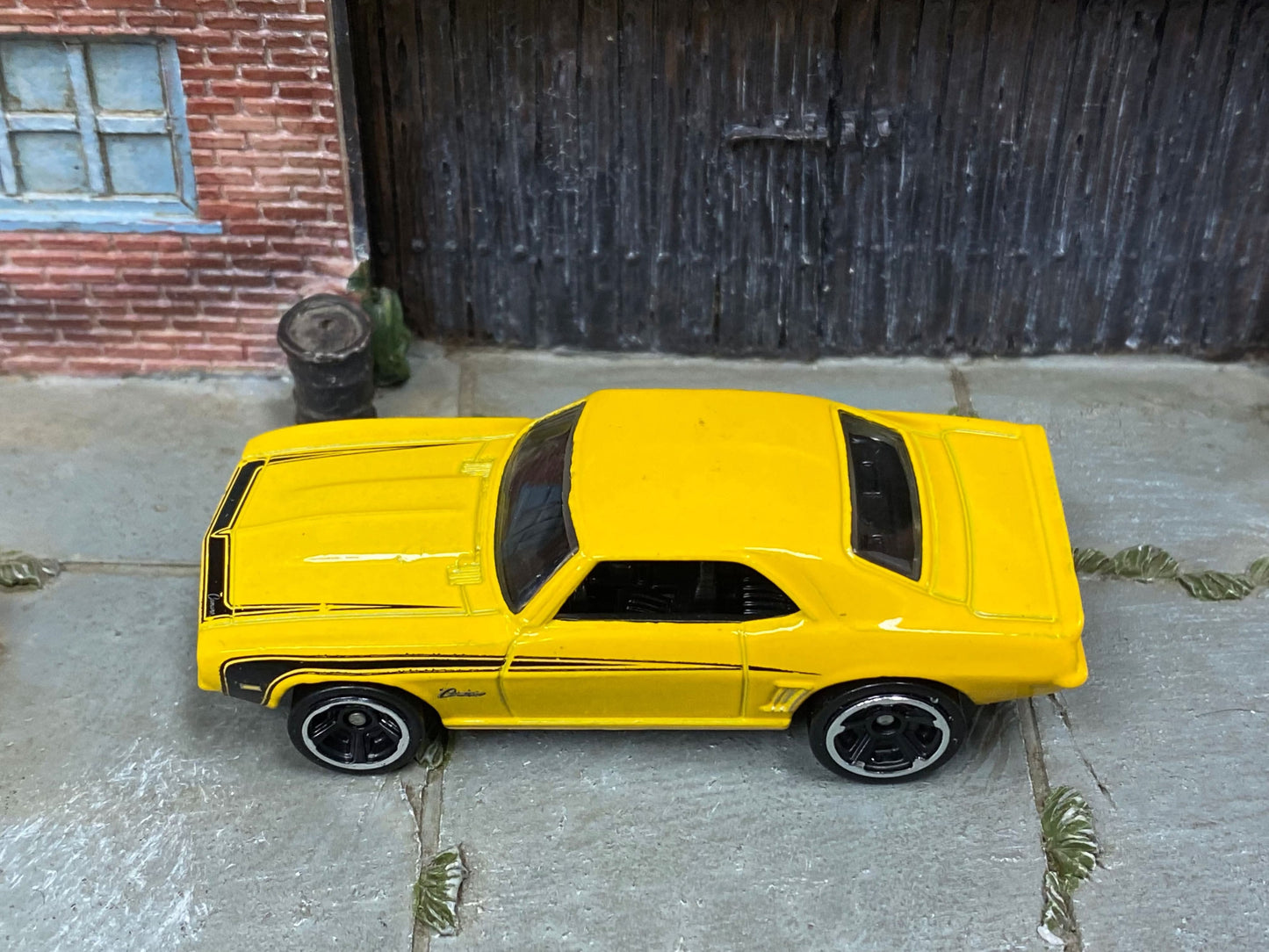 Loose Hot Wheels - 1969 Chevy Camaro COPO - Yellow and Black