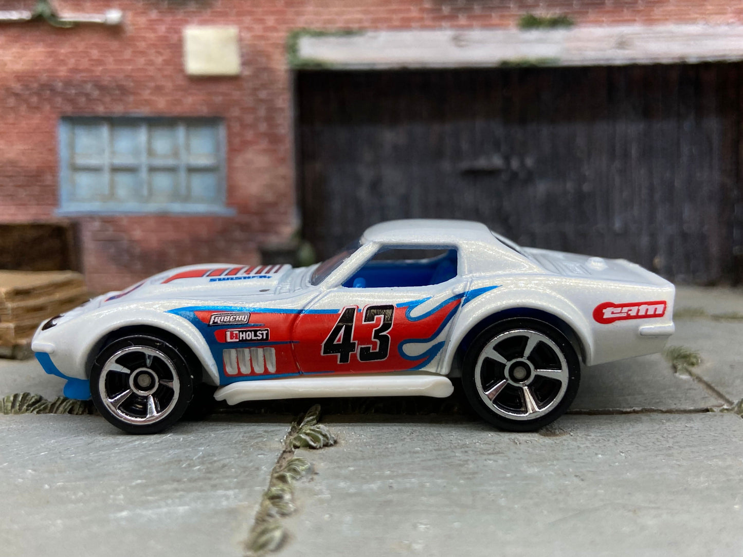 Loose Hot Wheels - 1969 Chevy Corvette COPO - White, Red and Blue #43 with Flames