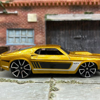 Loose Hot Wheels -1969 Ford Mustang - Gold, Black and White