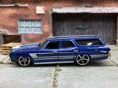 Loose Hot Wheels 1970 Chevy Chevelle SS Station Wagon Blue and White