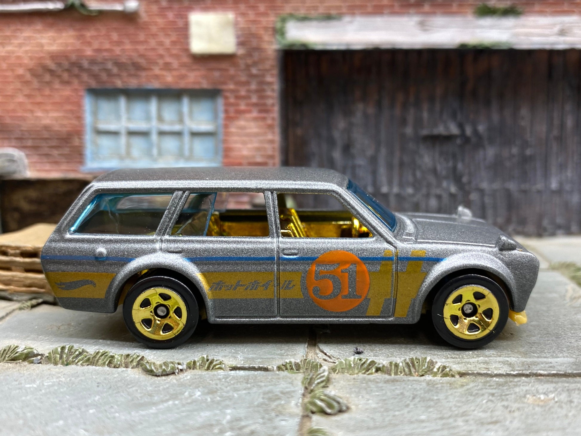 Loose Hot Wheels - 1971 Datsun 510 Wagon - Gray and Gold 51st Anniversary