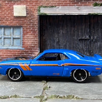 Loose Hot Wheels - 1971 Dodge Challenger - Blue and Black