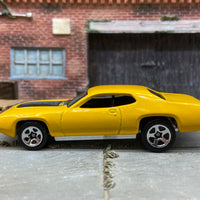 Loose Hot Wheels 1971 Plymouth GTX Dressed in Yellow and Black