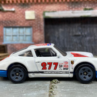 Loose Hot Wheels 1971 Porsche 911 Dressed in White and Red Urban Outlaw Livery