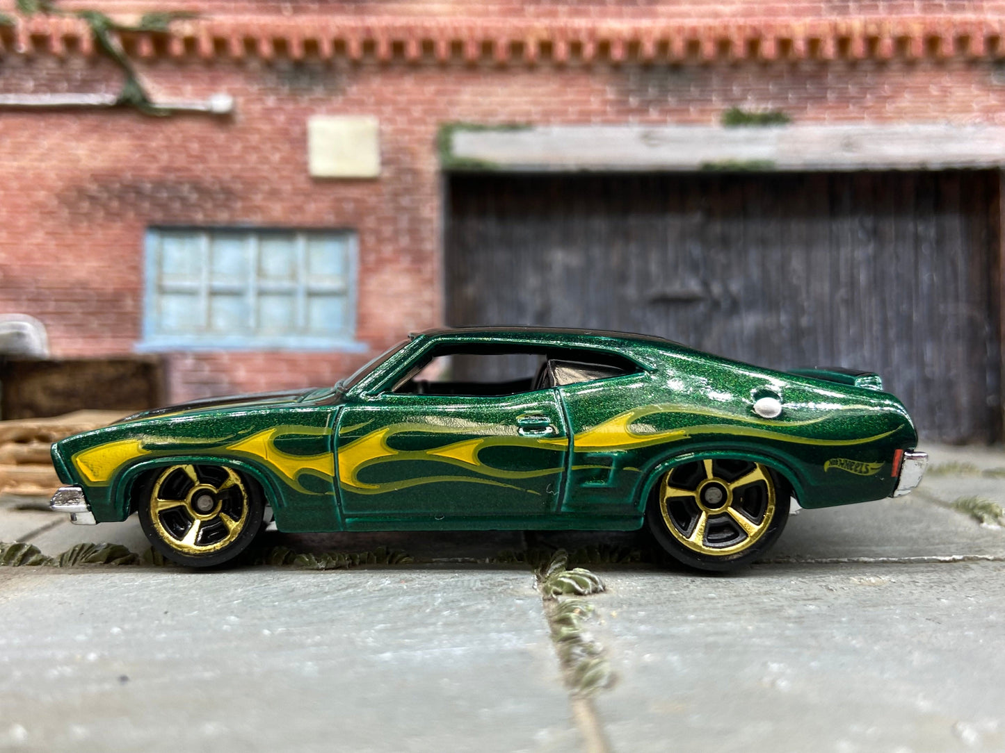 Loose Hot Wheels - 1973 Ford Falcon XB - Green with Flames