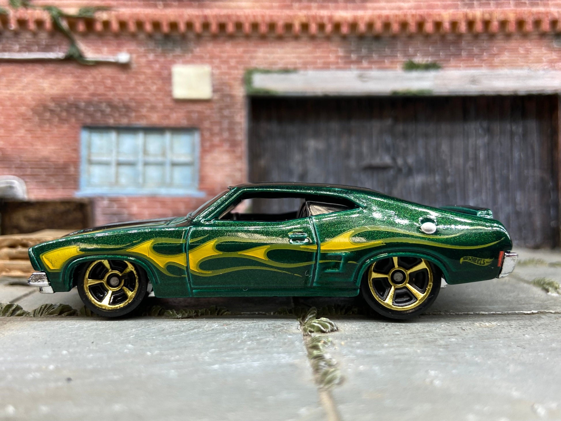Loose Hot Wheels - 1973 Ford Falcon XB - Green with Flames