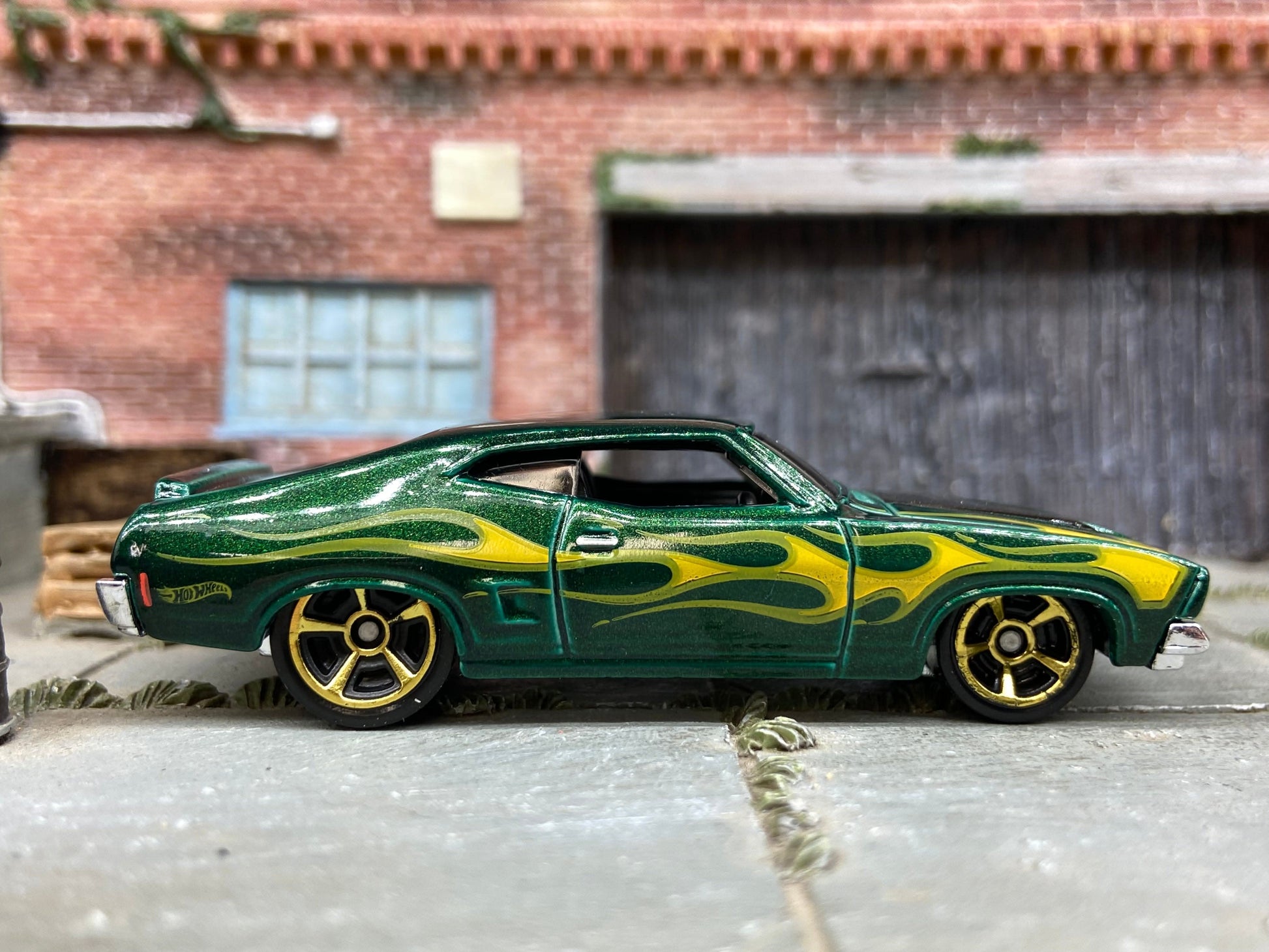 Loose Hot Wheels - 1973 Ford Falcon XB - Green with Flames
