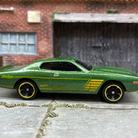Loose Hot Wheels - 1974 Dodge Charger - Green and Yellow