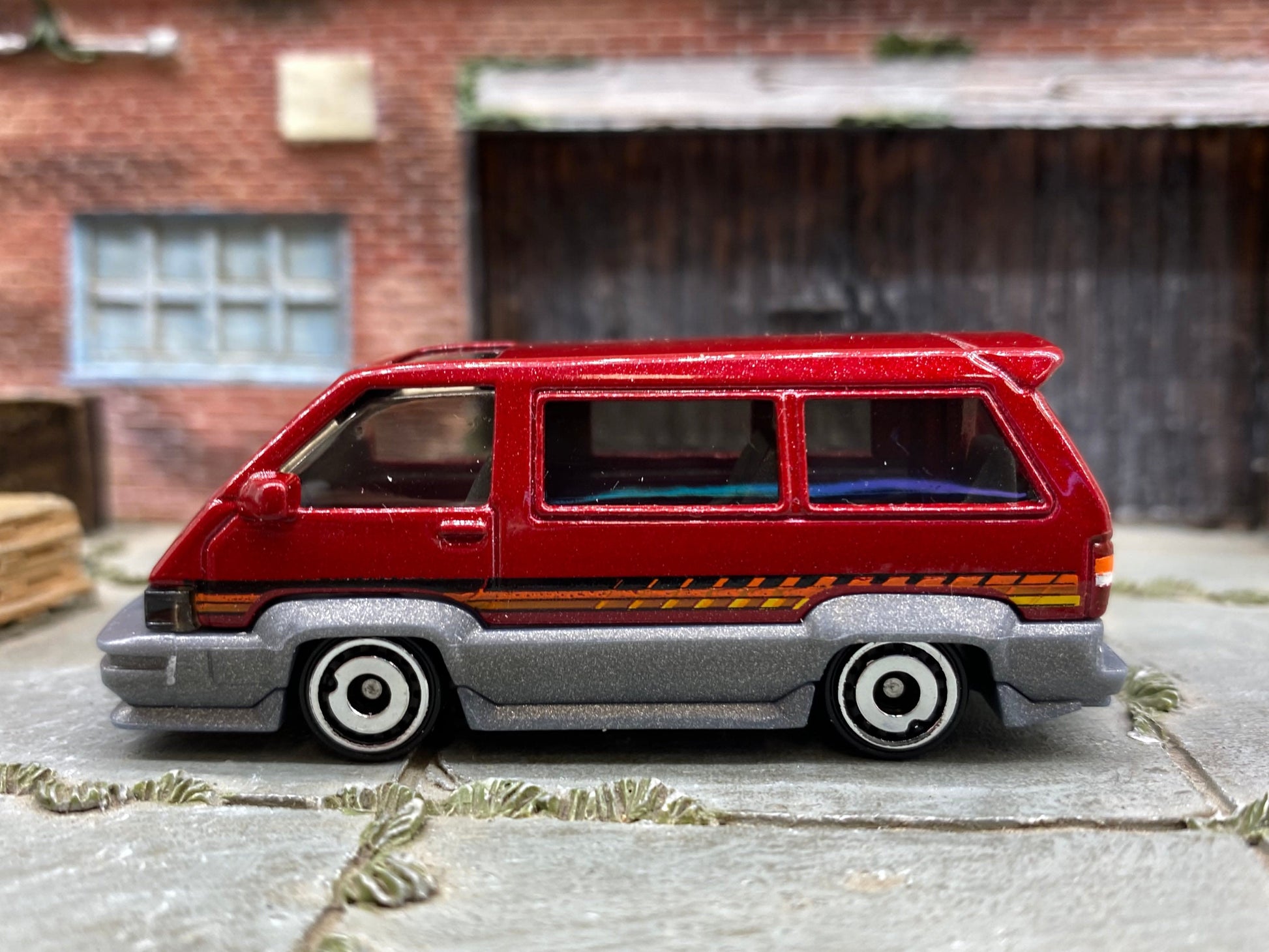 Loose Hot Wheels - 1986 Toyota Van - Dark Red and Gray