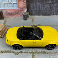 Loose Hot Wheels 1991 Mazda MX-5 Miata - Yellow