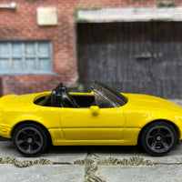 Loose Hot Wheels 1991 Mazda MX-5 Miata - Yellow